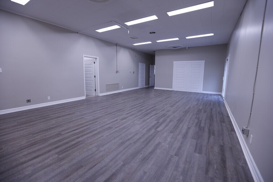 More Photos Of 325 W Main St, Lebanon Office Residential For Sale