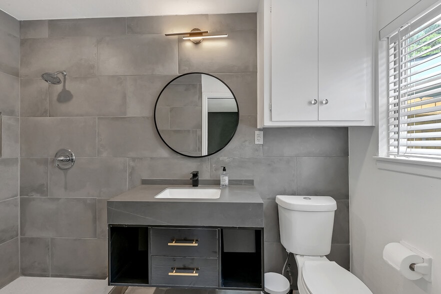 More Photos Of 5415 Carew St, Houston Specialty For Sale
