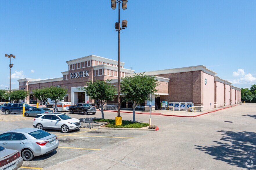 More Photos Of 1400-1438 W Fairmont Pky, La Porte Unknown For Lease