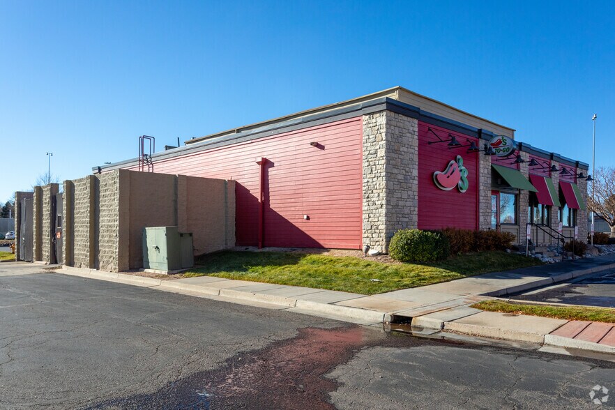 More Photos Of 3625 S Monaco Pky, Denver Restaurant For Lease