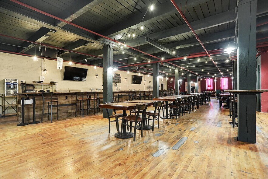 More Photos Of 35 S Main St, Batesville Warehouse For Sale