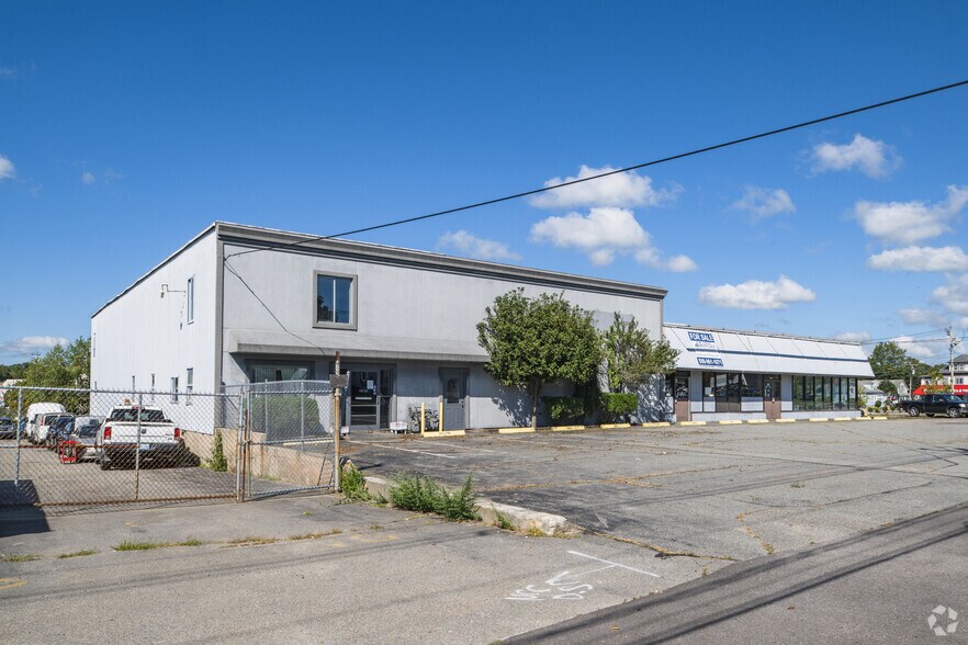 More Photos Of 525-527 Church St, New Bedford Light Manufacturing For Sale