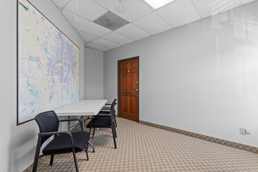 More Photos Of 17734 Preston Rd, Dallas Office For Sale