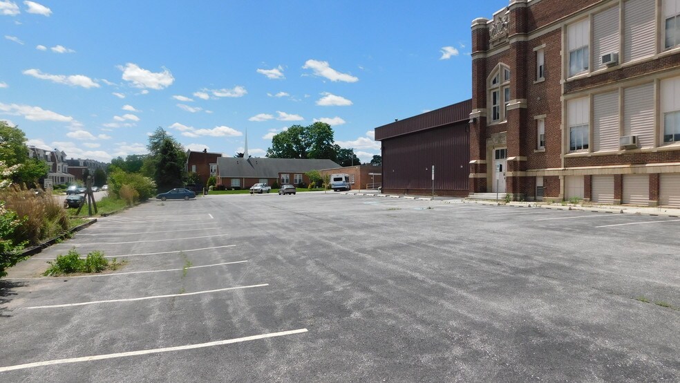 More Photos Of 601 Madison Ave, York Schools For Sale