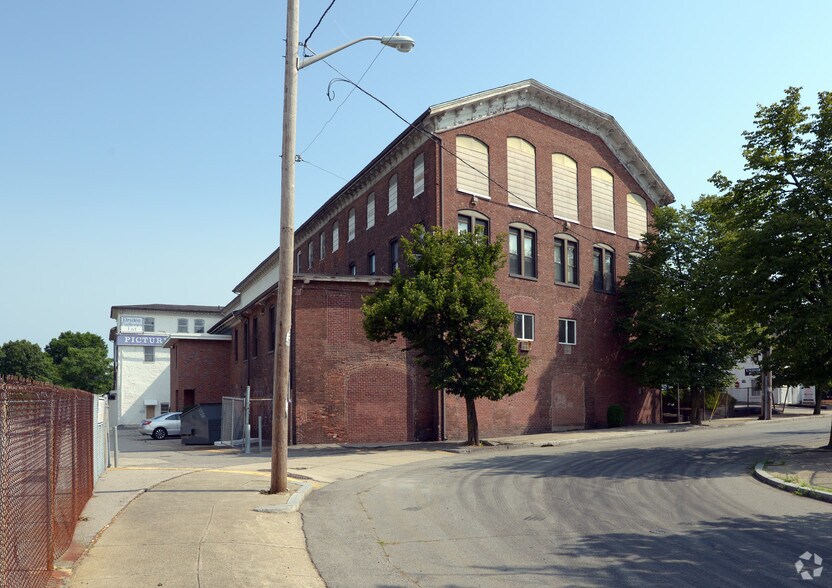 More Photos Of 27 Dryden Ln, Providence Manufacturing For Sale