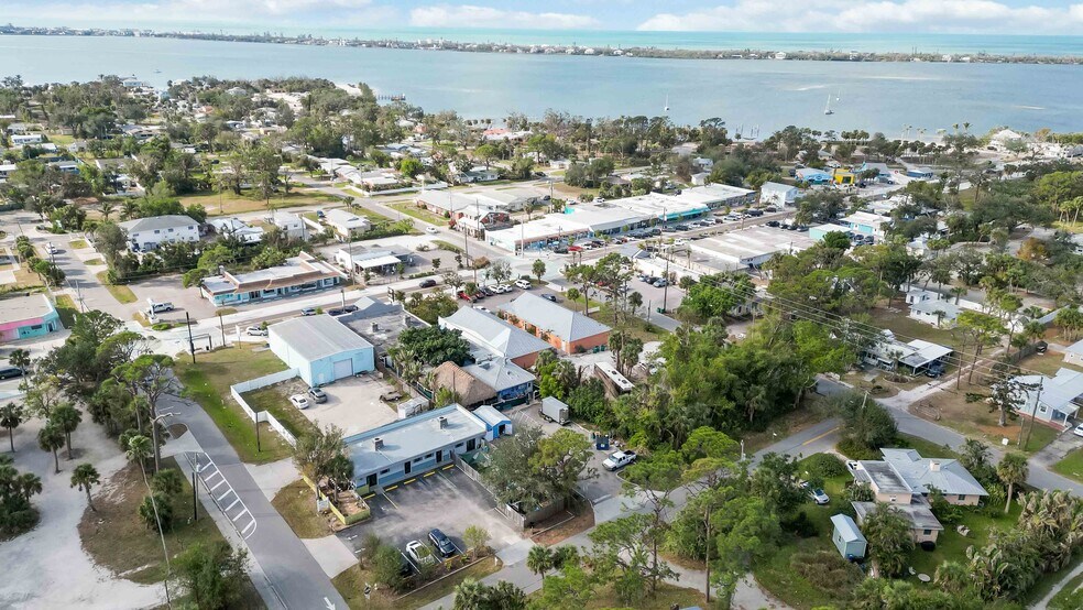 More Photos Of 362 W Dearborn St, Englewood Storefront For Sale