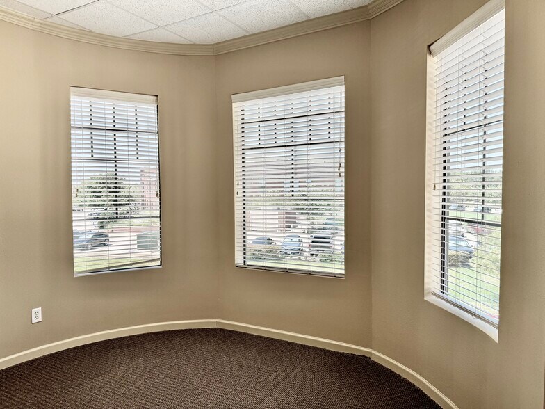 More Photos Of 2800 Corporate Dr, Flower Mound Medical For Lease