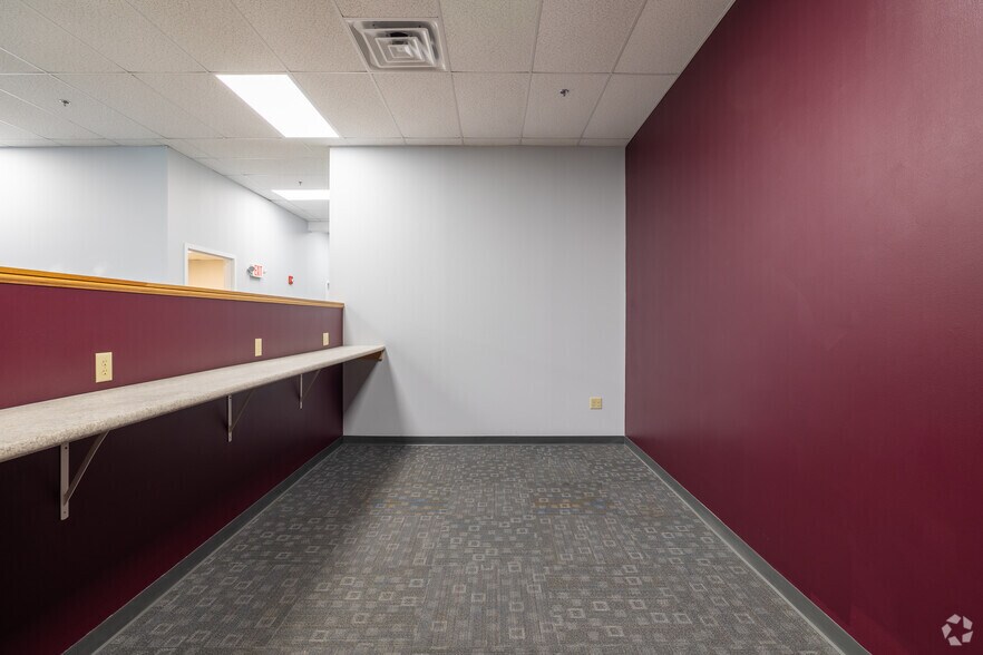 More Photos Of 175 Amherst St, Nashua Freestanding For Lease