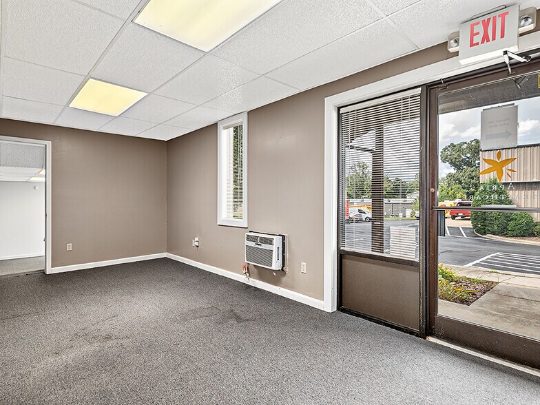 More Photos Of 141 Glenn Bridge Rd, Arden Light Distribution For Lease