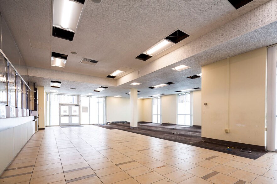 More Photos Of 5471 Crenshaw Blvd, Los Angeles Storefront For Sale
