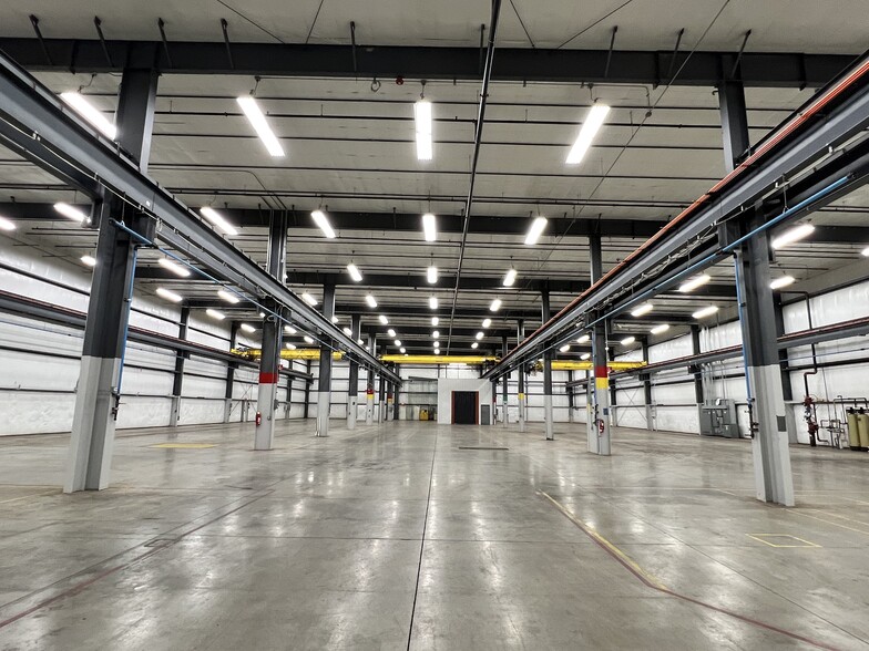 More Photos Of 2803 S Stoughton Rd, Madison Warehouse For Lease
