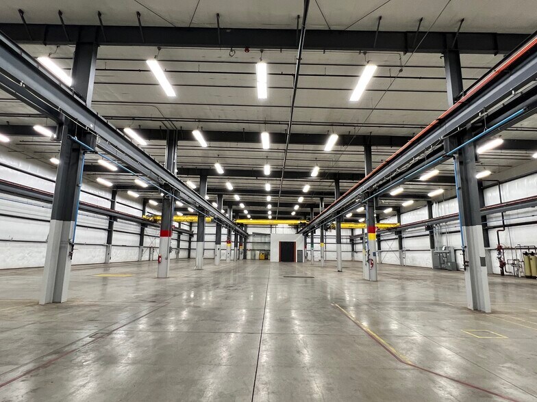 More Photos Of 2803 S Stoughton Rd, Madison Warehouse For Lease