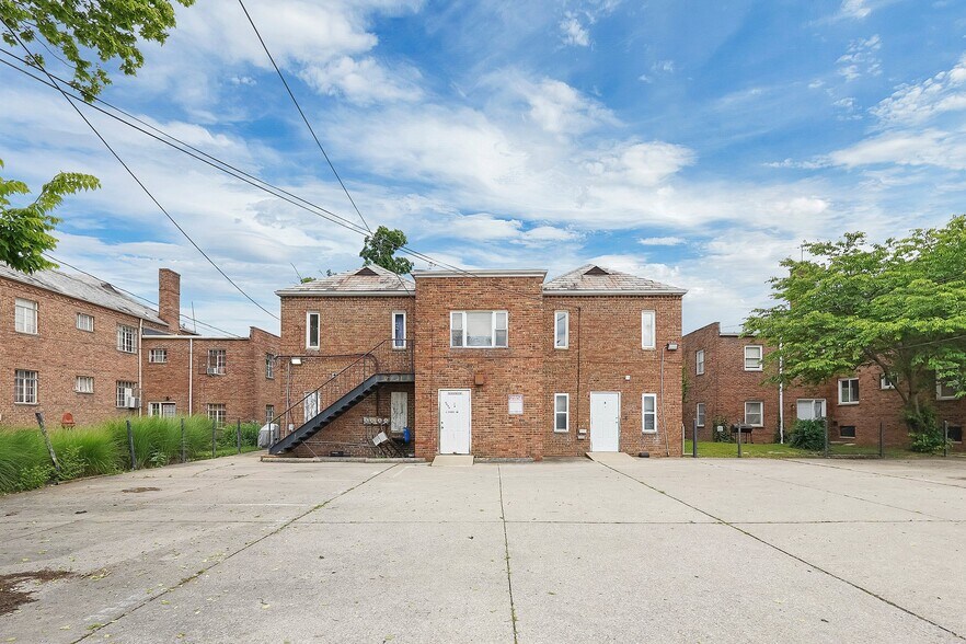 More Photos Of 3349 E Broad St, Columbus Multifamily For Sale