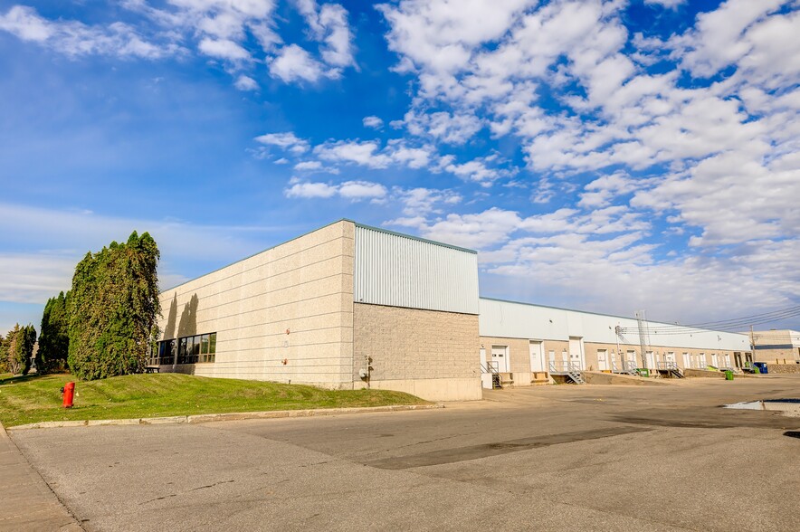 More Photos Of 80-150 Av Lindsay, Dorval Warehouse For Lease