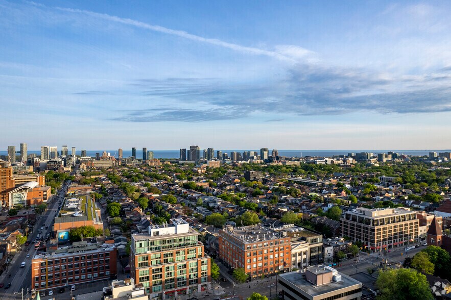 More Photos Of 489 College St, Toronto Office For Lease