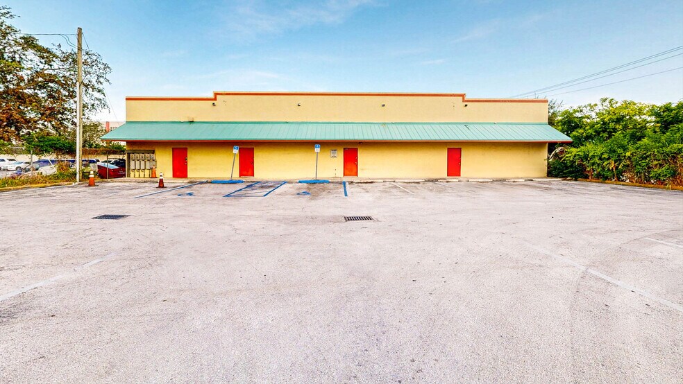 More Photos Of 27330 S Dixie Hwy, Homestead Storefront Retail Office For Sale