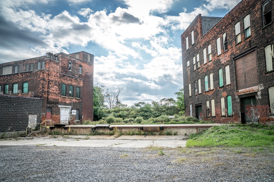 More Photos Of 703 Elk St, Buffalo Warehouse For Sale
