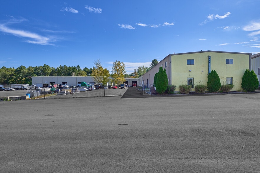 More Photos Of 896 Boston Post Rd, Marlborough Unknown For Lease