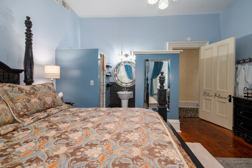 More Photos Of 143 Church Ave, Oshkosh Hospitality For Sale