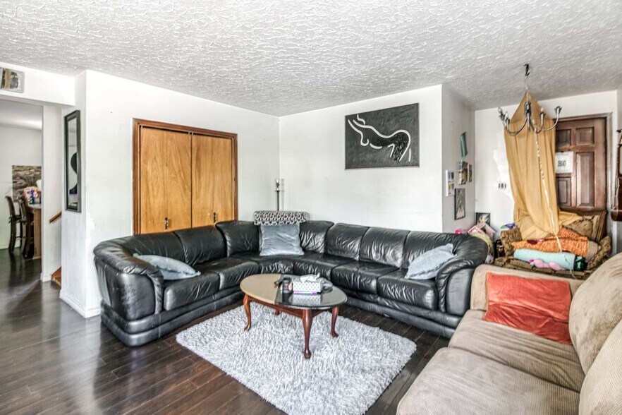 More Photos Of 354 Eva Av, Sudbury Apartments For Sale