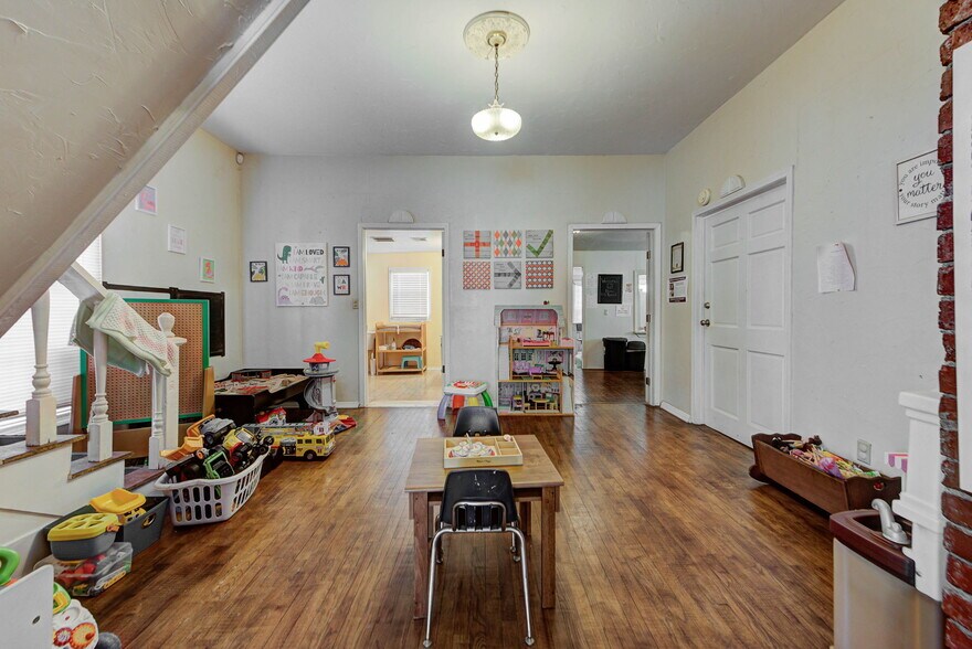 More Photos Of , El Reno Office For Sale