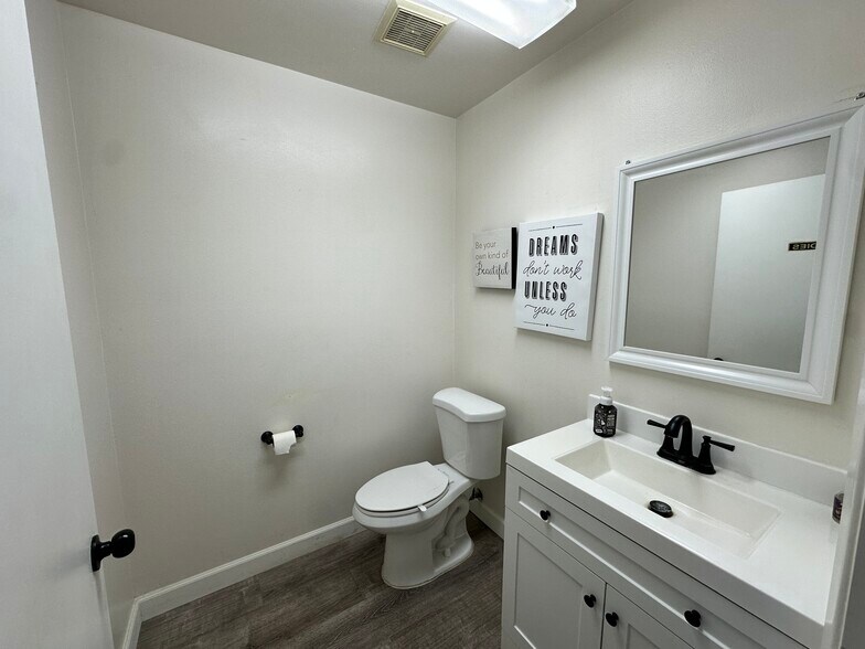 2655 N 37th Dr, Phoenix, AZ 85009 Industrial For Lease