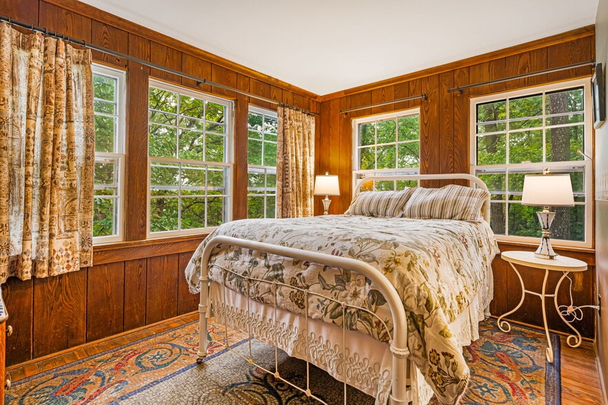 More Photos Of 1186 Old Us Hwy 70 W, Black Mountain Hospitality For Sale