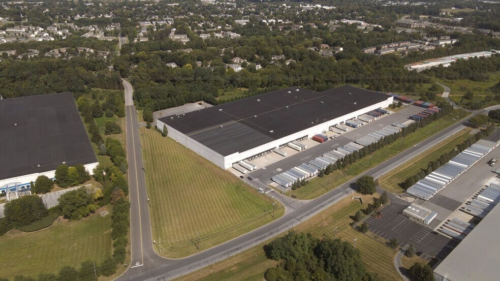 More Photos Of 500 Independence Ave, Mechanicsburg Distribution For Lease