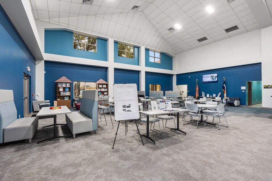More Photos Of 1411 W Main St, League City Schools For Sale
