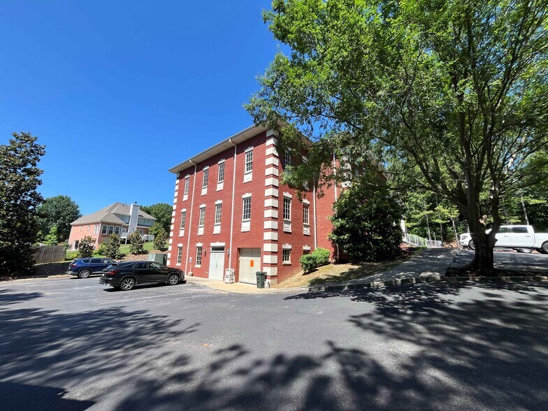 More Photos Of 400 Emery Dr, Birmingham Office For Lease