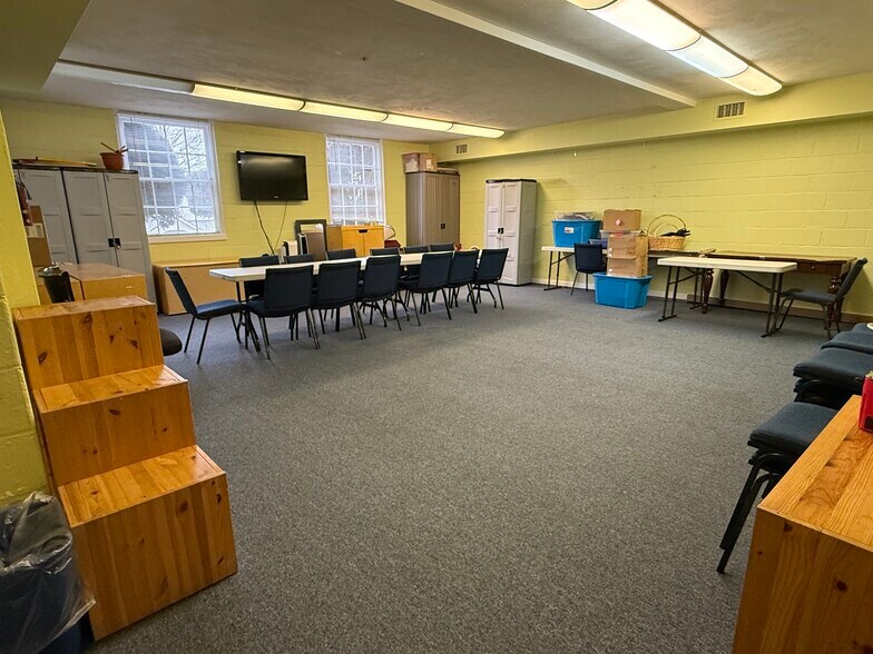 More Photos Of 1400 Russell Rd, Alexandria Religious Facility For Sale