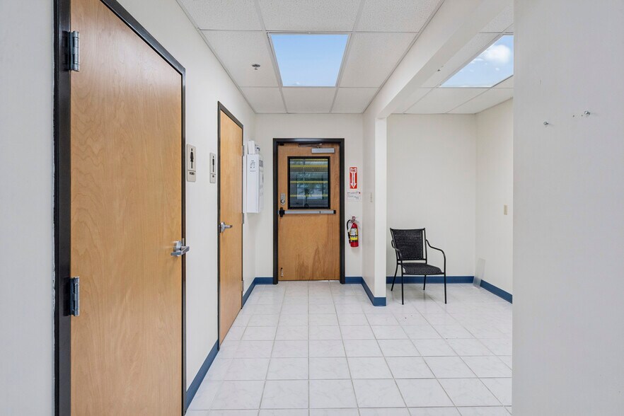 More Photos Of 2200 E Fairview Ave, Johnson City Warehouse For Sale