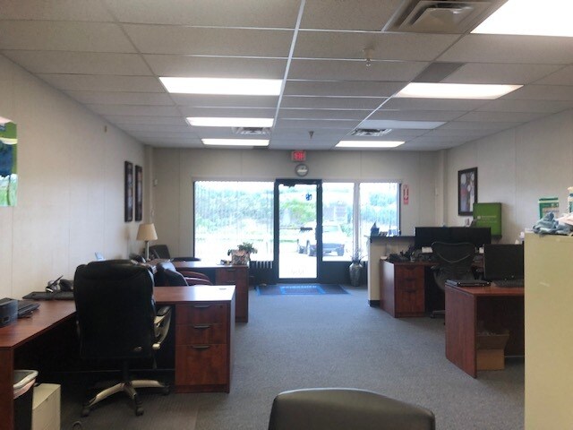 More Photos Of 1036-1062 Corporate Ln, Export Storefront Retail Office For Lease