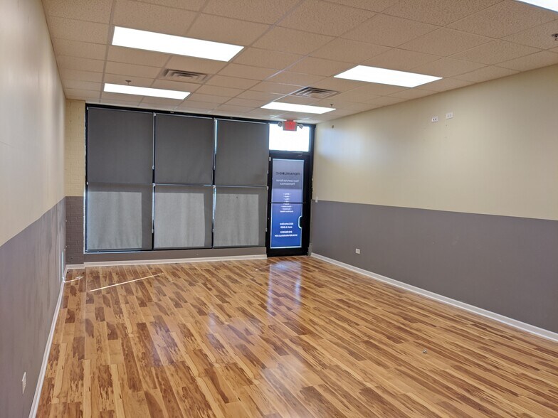 More Photos Of 815-829 Campus Dr, Joliet Medical For Lease