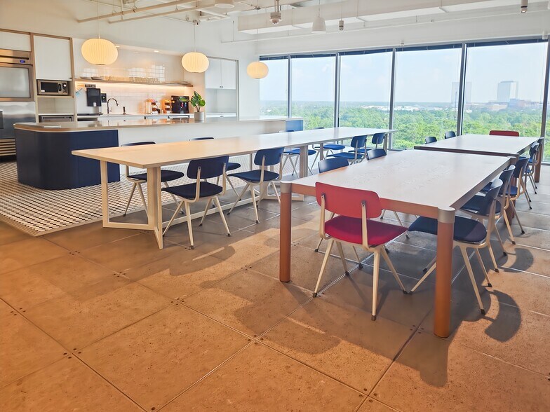 More Photos Of 1725 Hughes Landing Blvd, The Woodlands Coworking Space