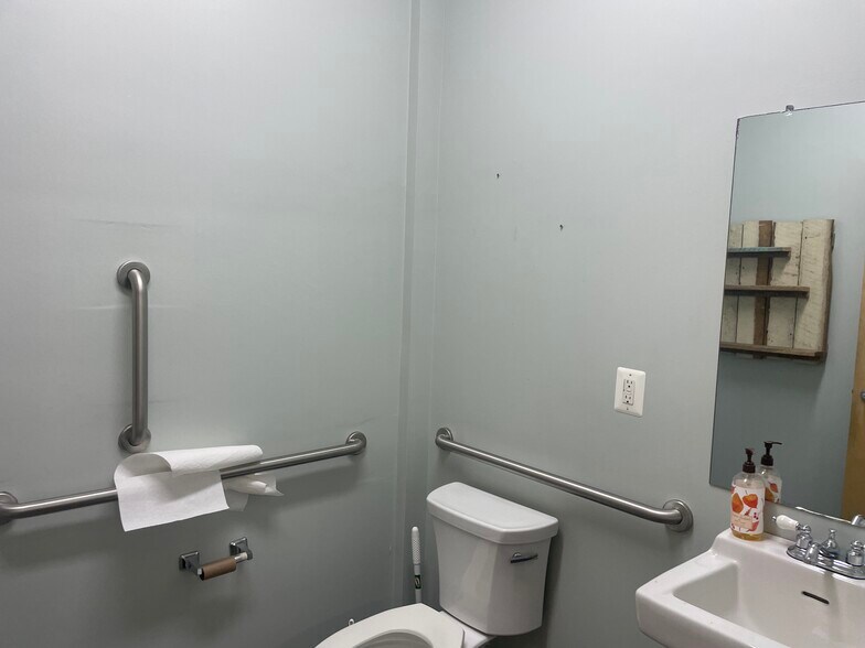 More Photos Of 331 Gambrills Rd, Gambrills Medical For Lease