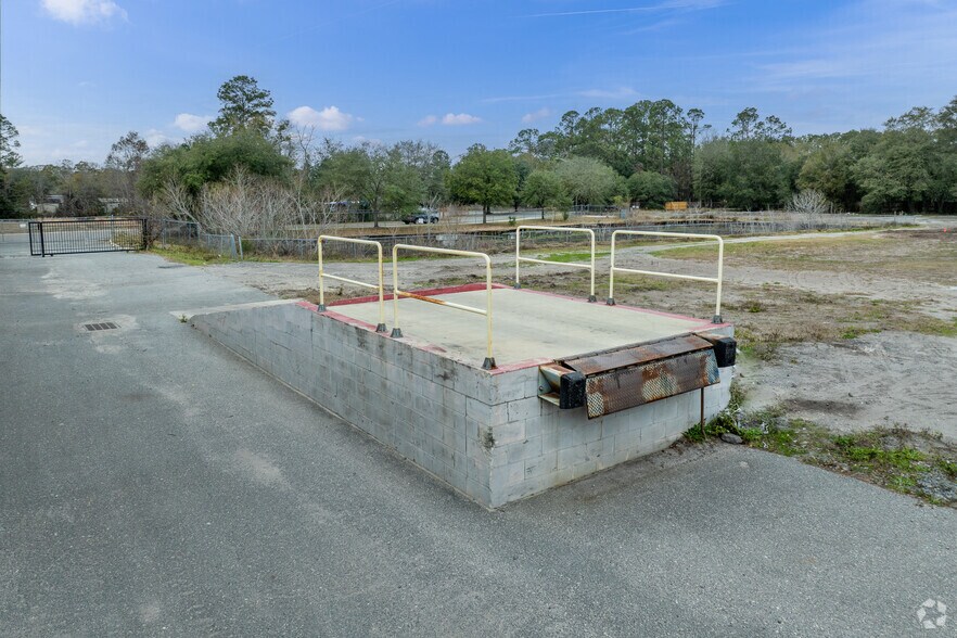 More Photos Of 9985 103rd St, Jacksonville Warehouse For Lease