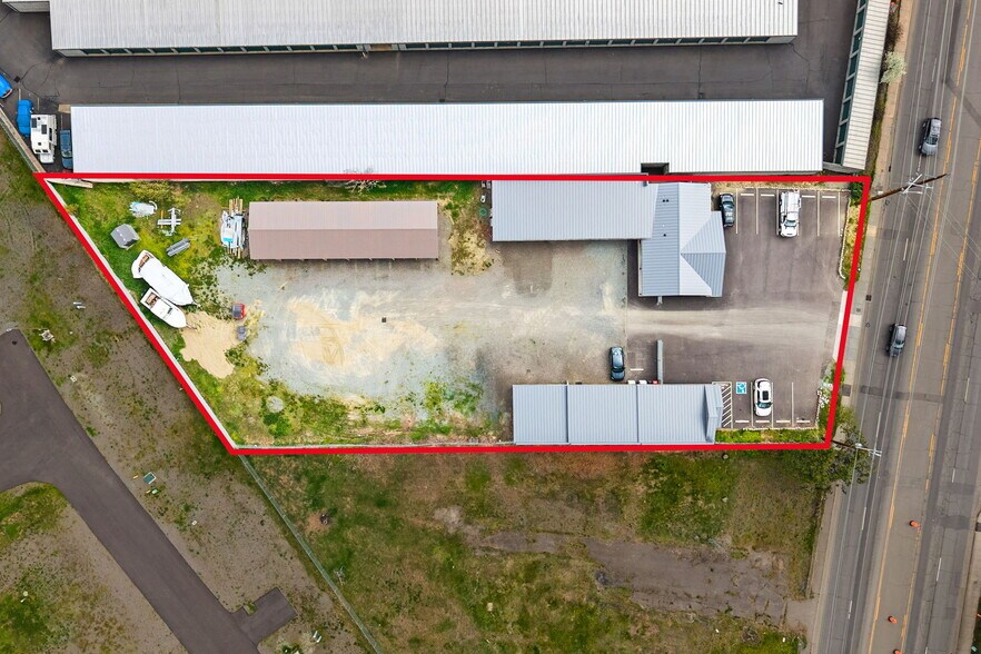 More Photos Of 3847 S Pacific Hwy, Medford General Retail For Sale