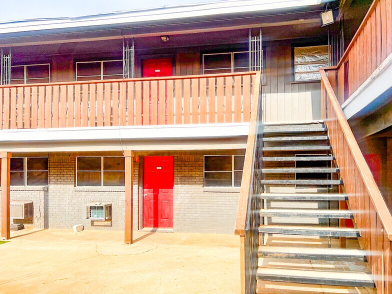 More Photos Of 1809 14th St, Lubbock Apartments For Sale