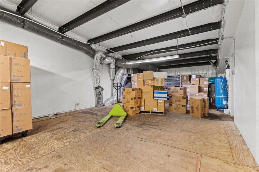 More Photos Of 1250-1264 SW Biltmore St, Port Saint Lucie Warehouse For Sale