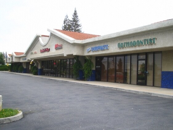Primary Photo Of 2220 N Moorpark Rd, Thousand Oaks Freestanding For Lease