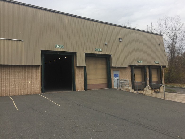 More Photos Of 250 South Rd, Enfield Manufacturing For Lease
