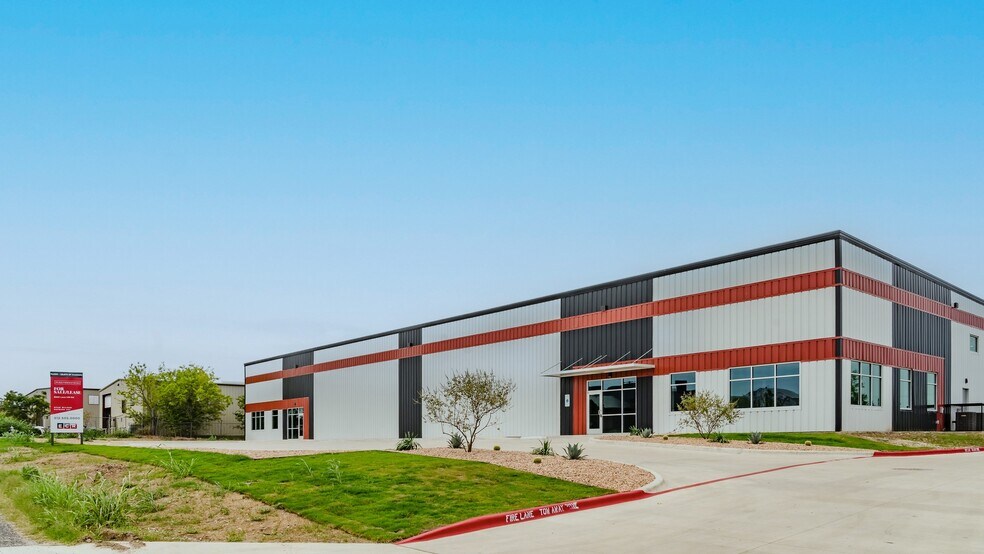 More Photos Of 8602 Lava Hill Rd, Austin Distribution For Lease
