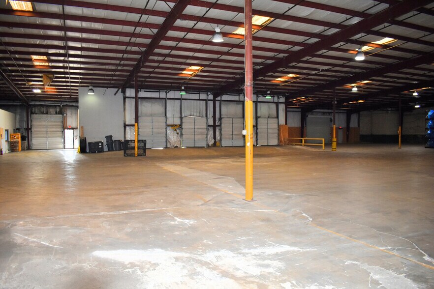More Photos Of 50-100 Fowler St, Montgomery Warehouse For Lease