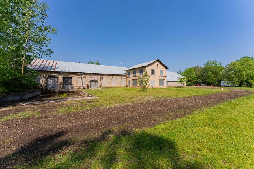 More Photos Of 311 Rose Ave, Marion Warehouse For Sale