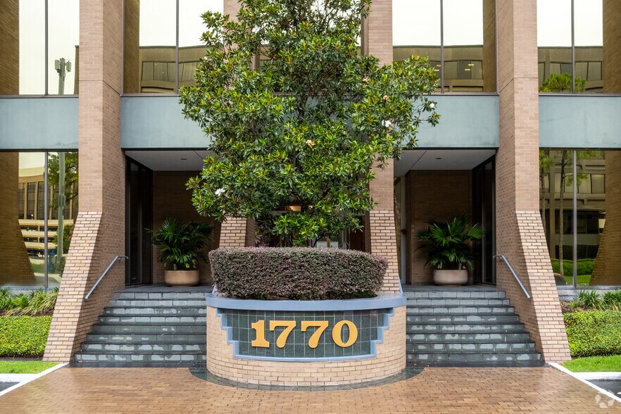 More Photos Of 1770 St James Pl, Houston Office For Lease
