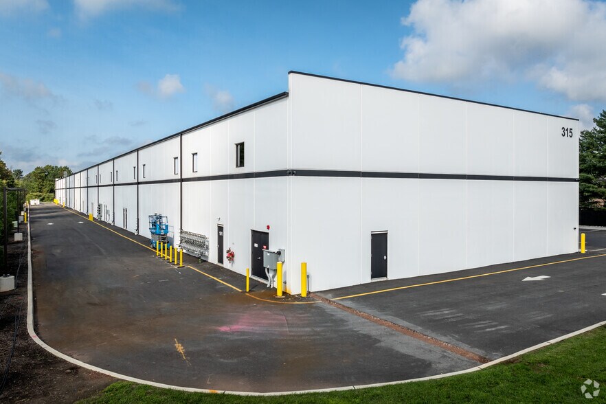 More Photos Of 315 Roycefield Rd, Hillsborough Warehouse For Lease