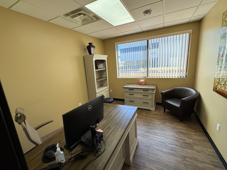 More Photos Of 1361 N Alma School Rd, Chandler Restaurant For Lease