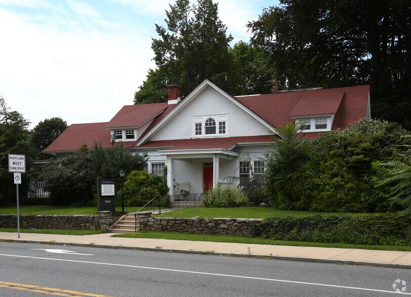 More Photos Of 7996 Oxford Ave, Philadelphia Office For Sale