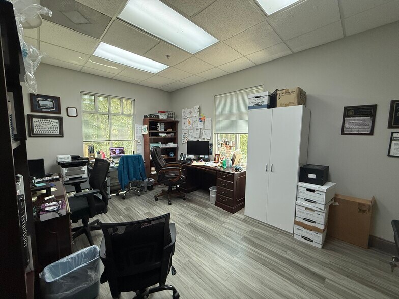 More Photos Of 201 Oakside Ln, Canton Medical For Sale